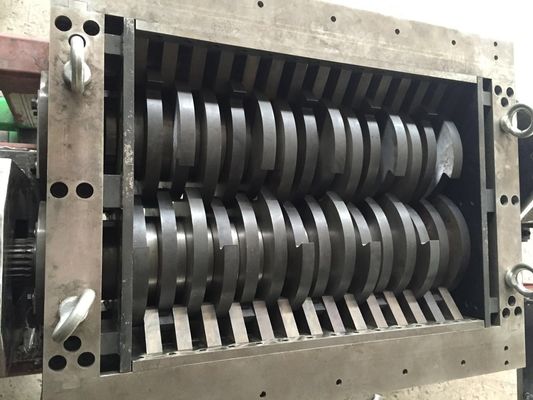 22 * 2kw 20rpm Limbah Padat Mesin Penghancur Shaft Ganda