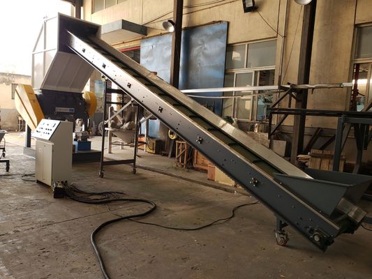 500kg / H 1000kg / H PP PE Film Crusher Pe Film Daur Ulang Mesin