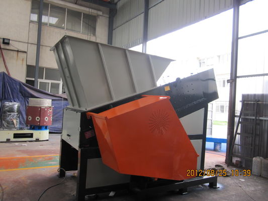 Mesin Penghancur Plastik CE, Penghancur Poros Tunggal Panjang Berputar 1600mm
